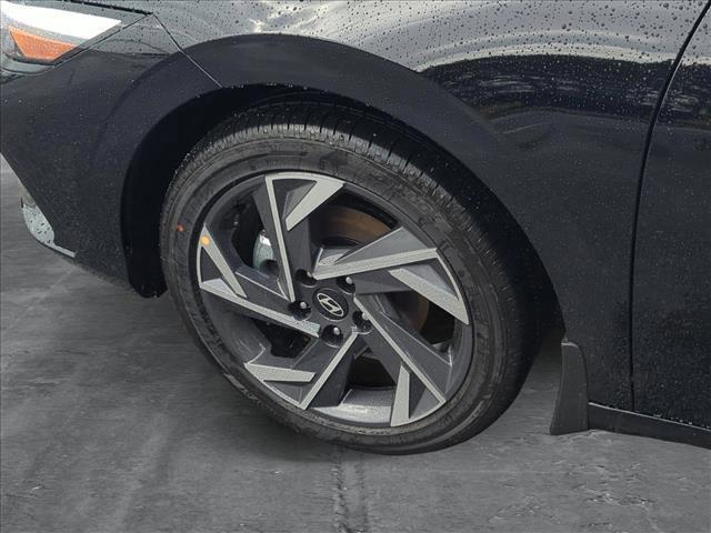 new 2025 Hyundai Elantra car, priced at $30,717