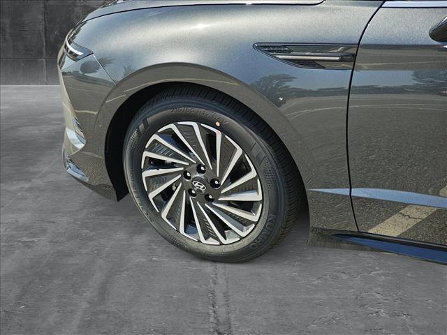 new 2025 Hyundai Sonata Hybrid car, priced at $38,512
