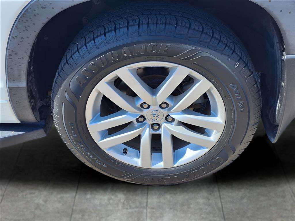 used 2015 Toyota Highlander car, priced at $14,853