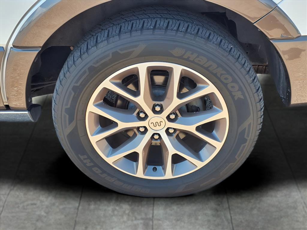 used 2017 Ford Expedition car, priced at $22,899