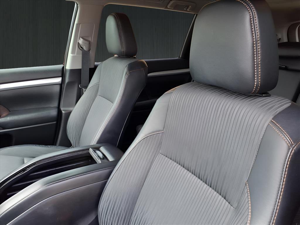 used 2018 Toyota Highlander car, priced at $16,912