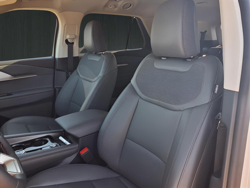 new 2025 Ford Explorer car, priced at $39,203