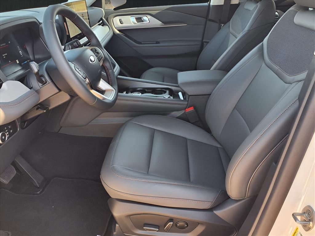 new 2025 Ford Explorer car, priced at $39,203