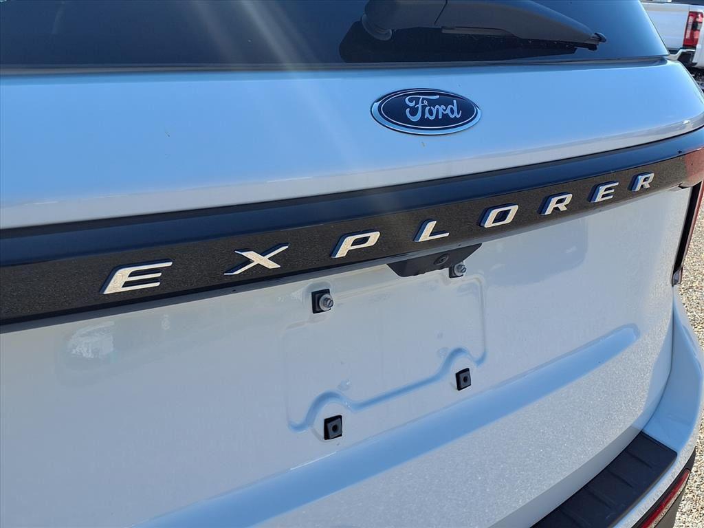 new 2025 Ford Explorer car, priced at $39,203