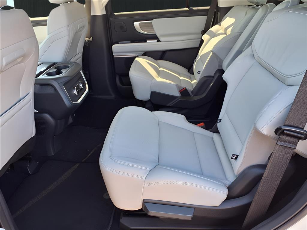 new 2025 Ford Expedition car, priced at $77,541