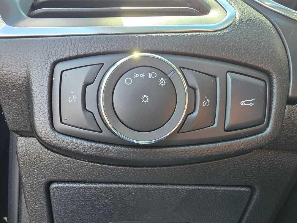 used 2015 Ford Edge car, priced at $11,695