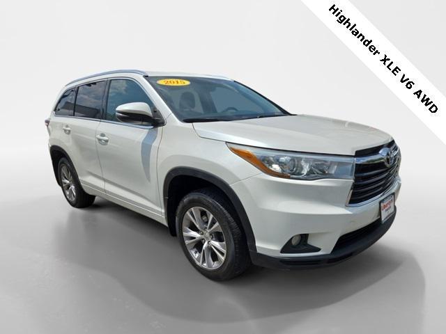 used 2015 Toyota Highlander car, priced at $17,995