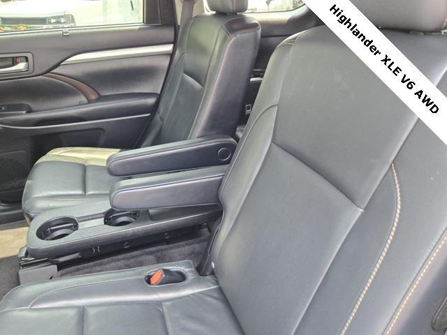 used 2015 Toyota Highlander car, priced at $17,995