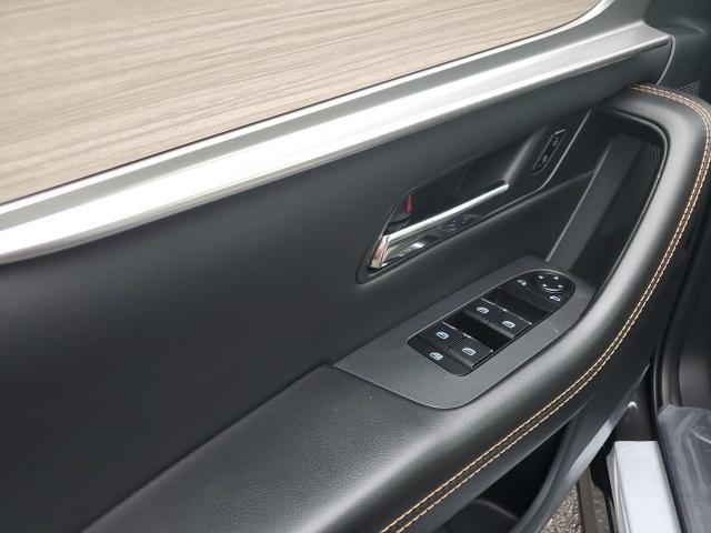 new 2025 Mazda CX-90 car, priced at $43,420