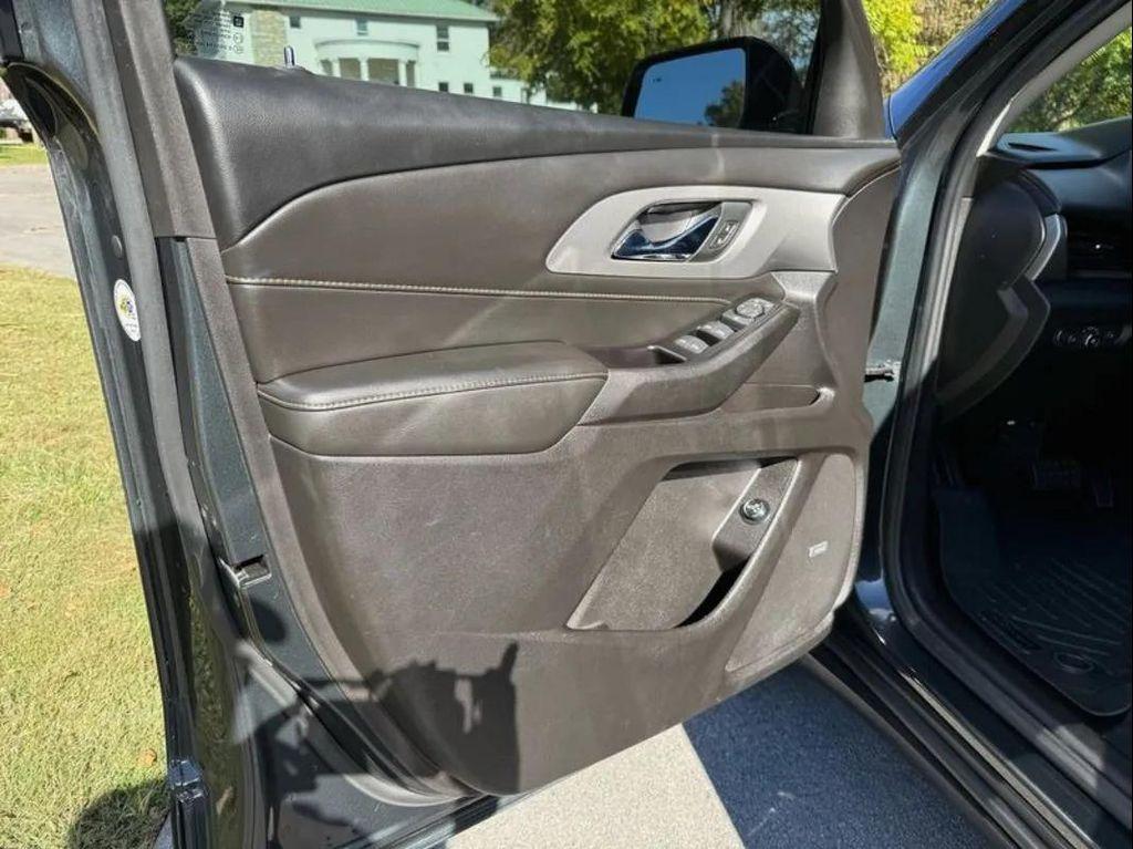 used 2020 Chevrolet Traverse car, priced at $17,720