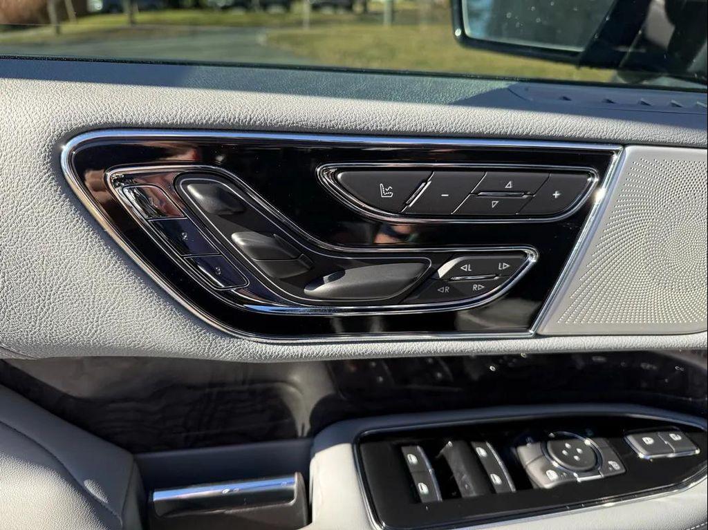 used 2020 Lincoln Navigator car, priced at $35,900