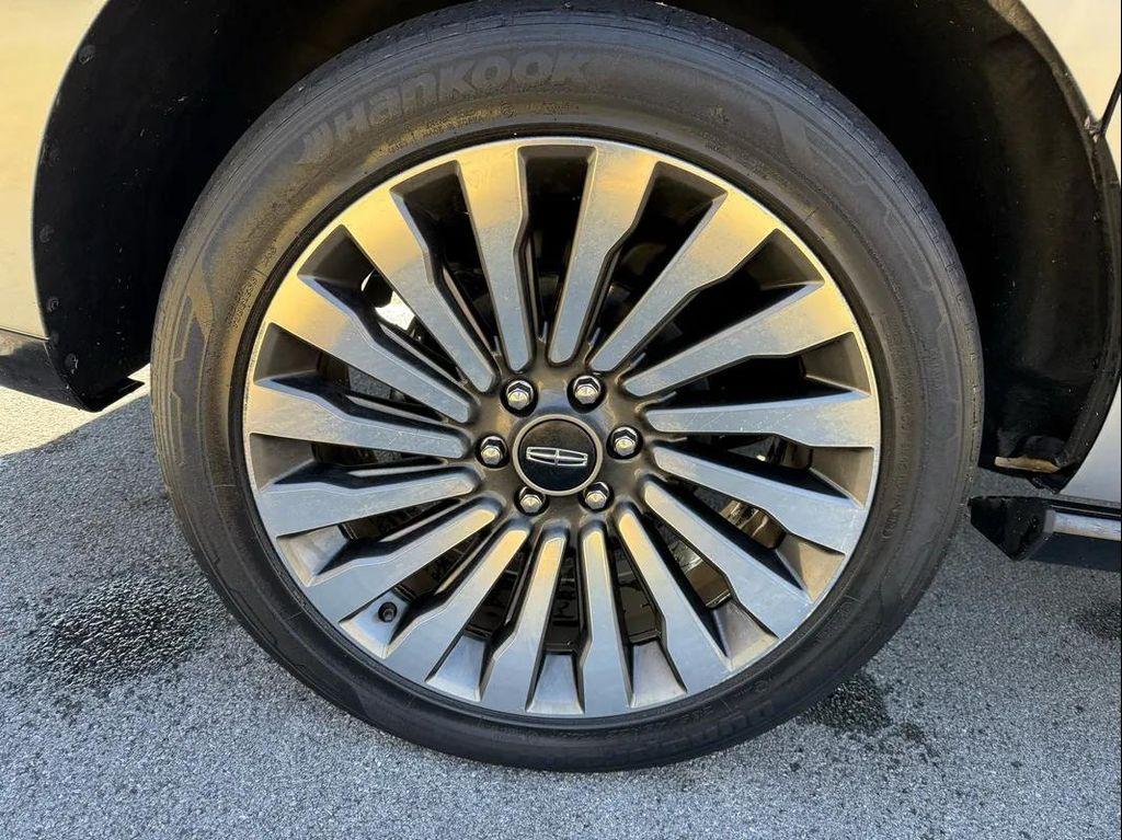 used 2020 Lincoln Navigator car, priced at $35,900