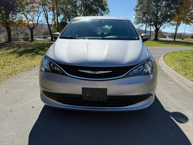 used 2017 Chrysler Pacifica car, priced at $14,000