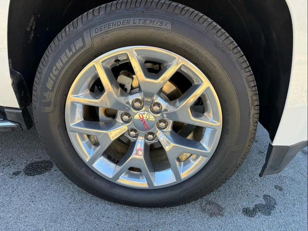 used 2016 GMC Yukon car, priced at $22,400