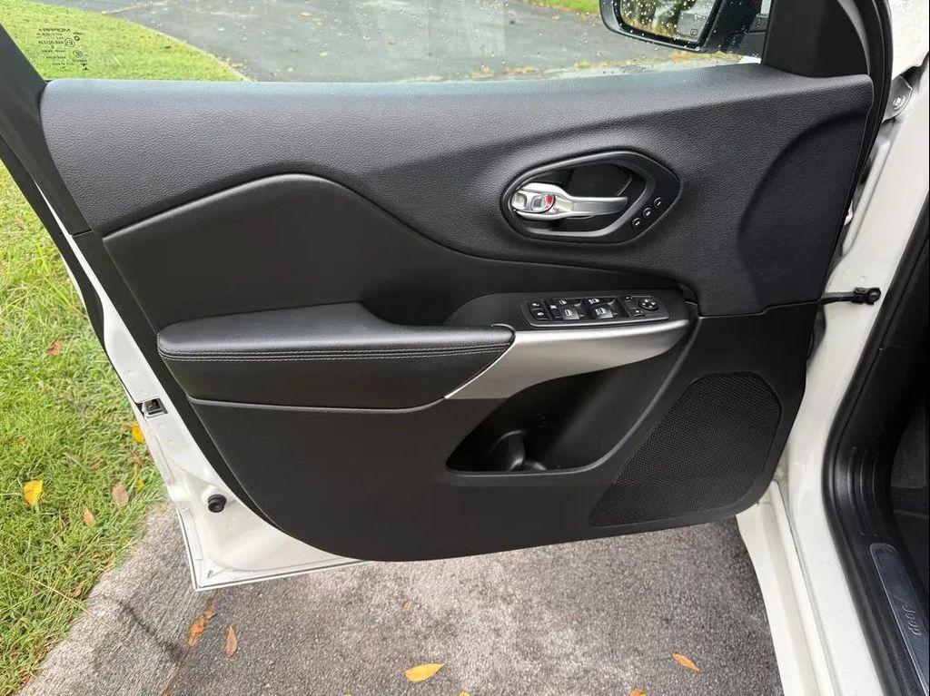 used 2019 Jeep Cherokee car, priced at $18,881