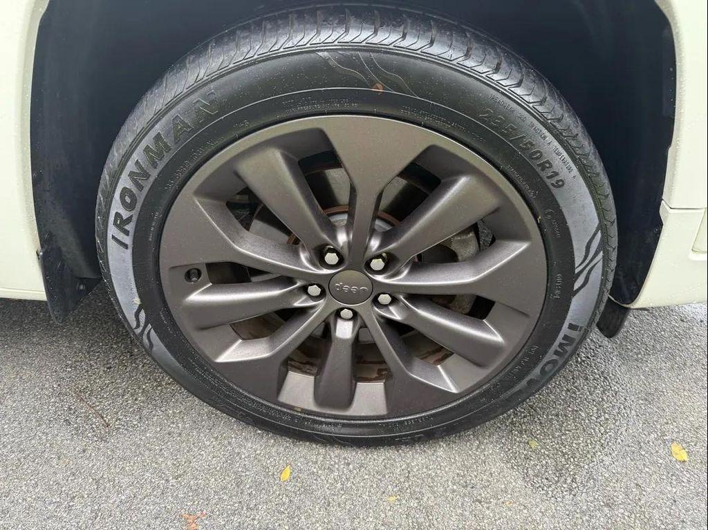 used 2019 Jeep Cherokee car, priced at $18,881