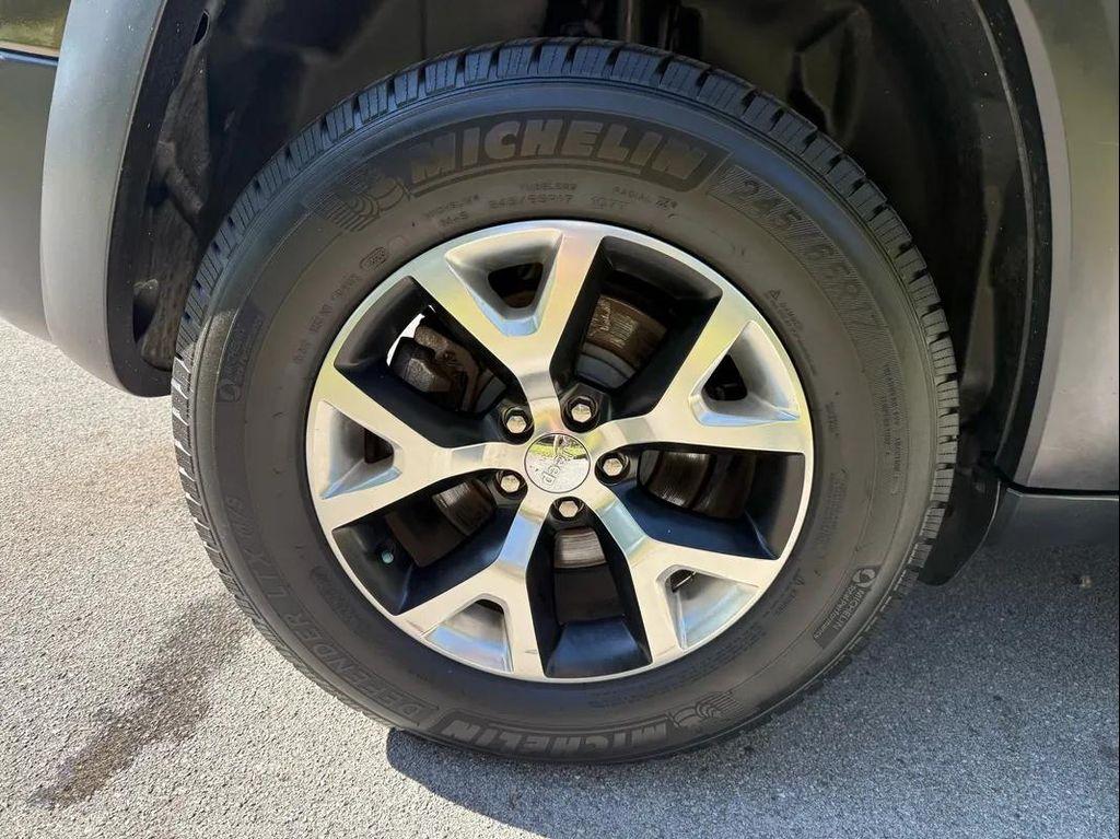 used 2016 Jeep Cherokee car, priced at $13,400
