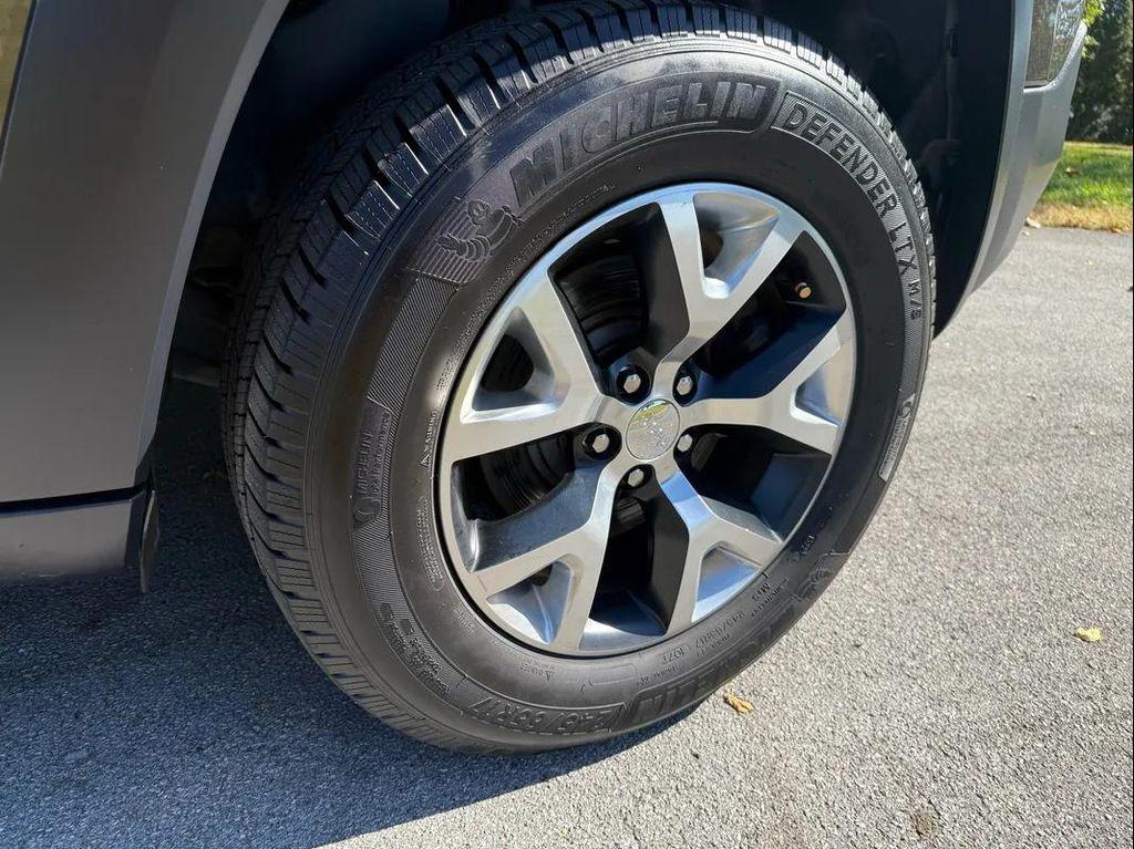 used 2016 Jeep Cherokee car, priced at $13,400