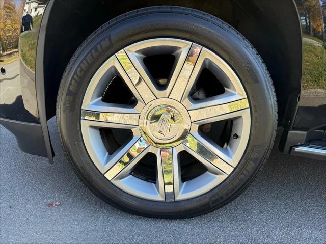 used 2018 Cadillac Escalade ESV car, priced at $34,100