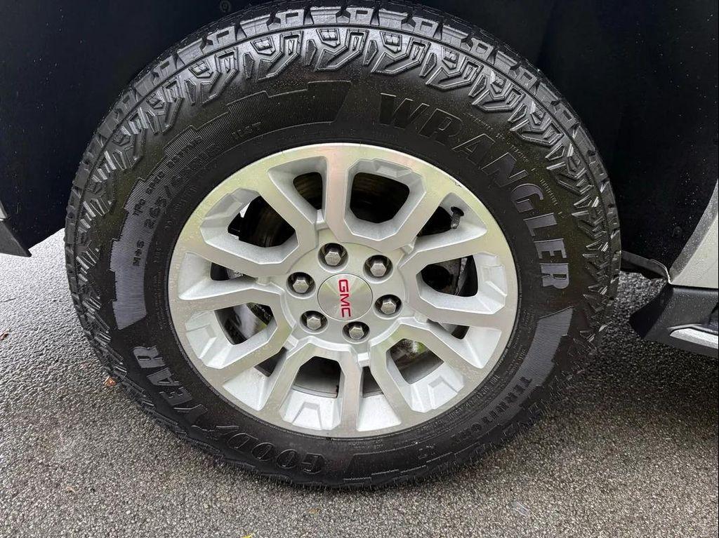 used 2019 GMC Yukon XL car, priced at $29,240