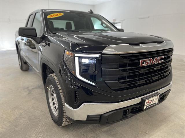 new 2025 GMC Sierra 1500 car, priced at $42,975