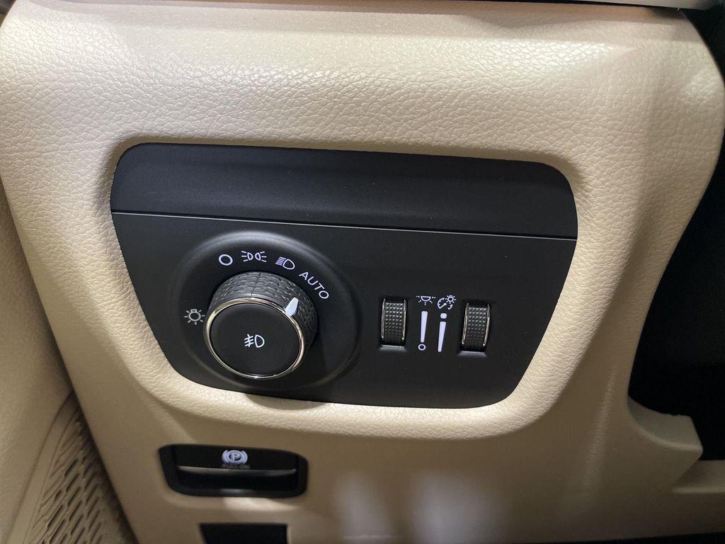 used 2023 Jeep Grand Cherokee car, priced at $29,490