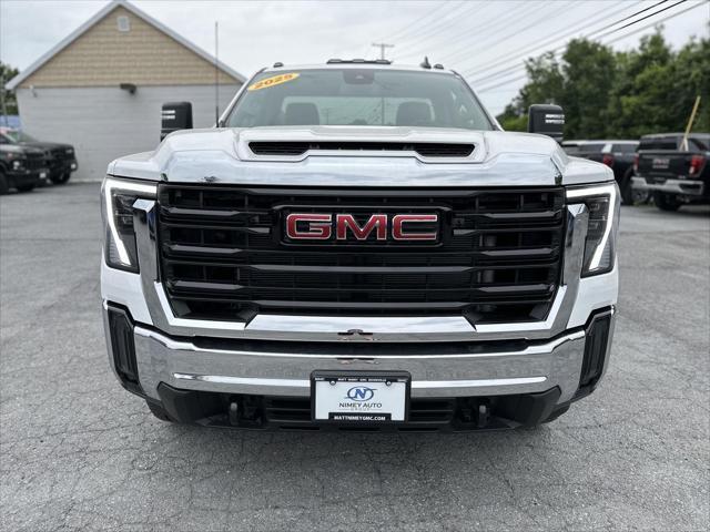 new 2025 GMC Sierra 3500 car, priced at $55,155