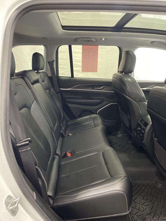 used 2022 Jeep Grand Cherokee car