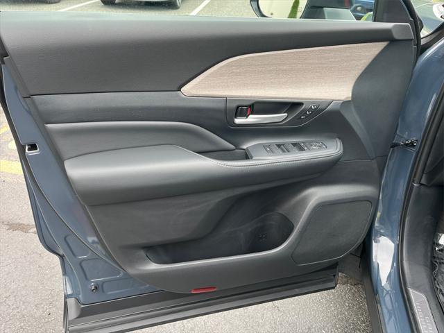 used 2025 Toyota Grand Highlander car, priced at $52,990