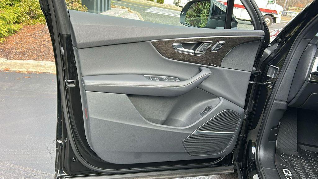 used 2025 Audi Q7 car, priced at $51,990