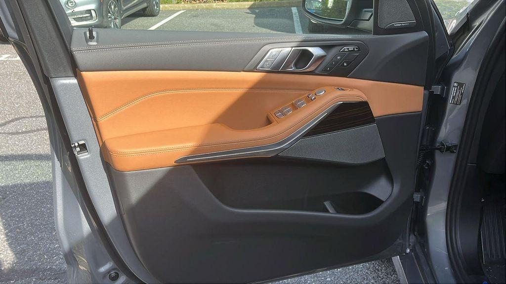 new 2026 BMW X7 car, priced at $92,080