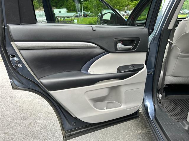 used 2018 Toyota Highlander car, priced at $25,990