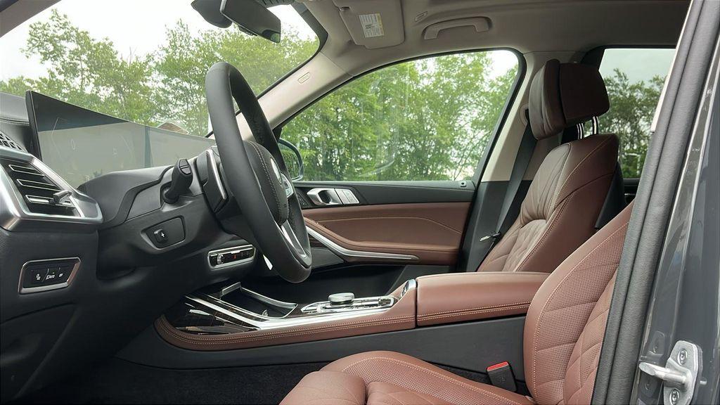 new 2026 BMW X7 car, priced at $91,965