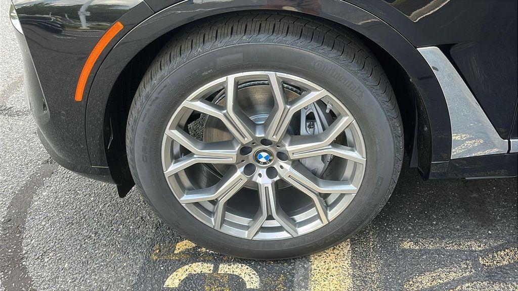 new 2026 BMW X7 car, priced at $92,080