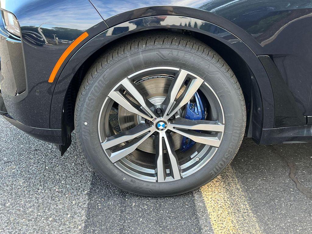 new 2026 BMW X7 car, priced at $127,080