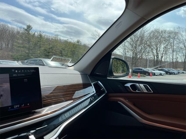 new 2025 BMW X7 car, priced at $92,755