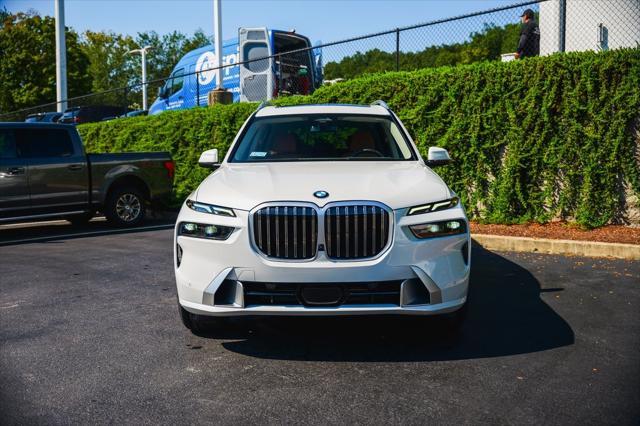 new 2025 BMW X7 car, priced at $90,305