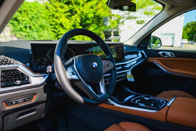 new 2025 BMW X7 car, priced at $90,305