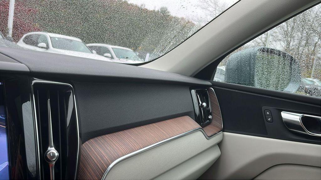 used 2021 Volvo XC60 car, priced at $27,990