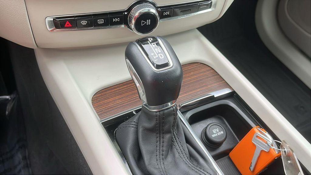 used 2021 Volvo XC60 car, priced at $27,990