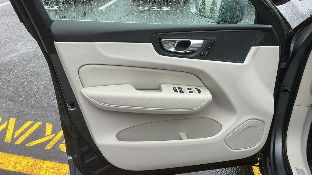 used 2021 Volvo XC60 car, priced at $27,990