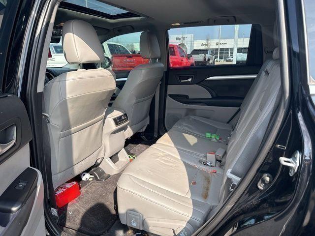 used 2019 Toyota Highlander car, priced at $25,500