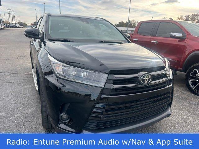 used 2019 Toyota Highlander car, priced at $28,400