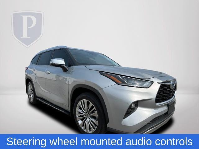 used 2022 Toyota Highlander Hybrid car, priced at $49,300