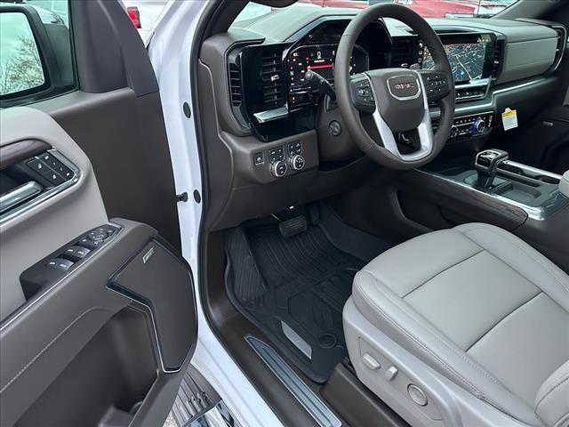 new 2025 GMC Sierra 1500 car, priced at $60,640