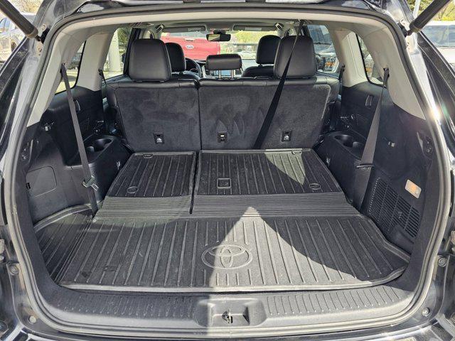 used 2019 Toyota Highlander car, priced at $26,980