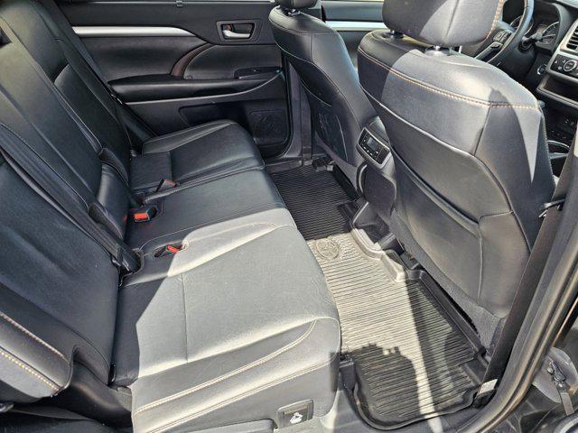 used 2019 Toyota Highlander car, priced at $26,980