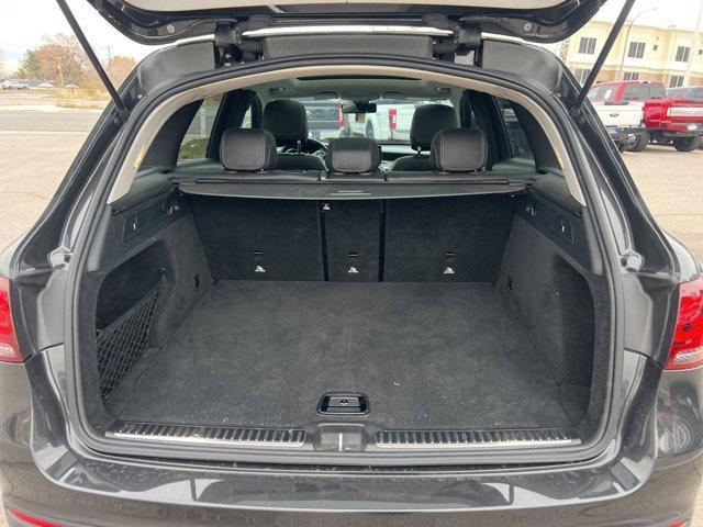 used 2021 Mercedes-Benz GLC 300 car