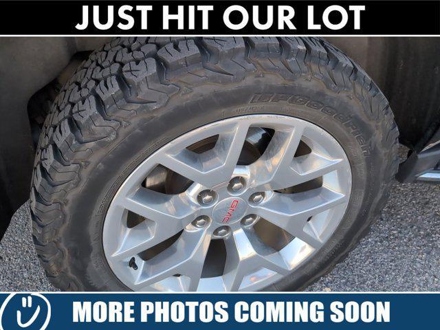 used 2019 GMC Yukon XL car, priced at $33,596