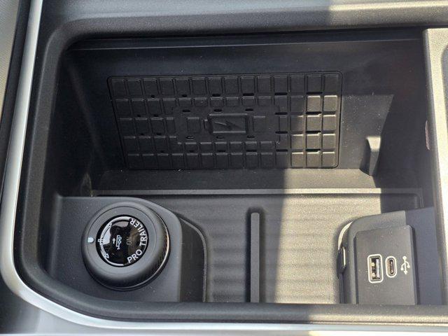 new 2025 Ford Expedition car, priced at $79,495